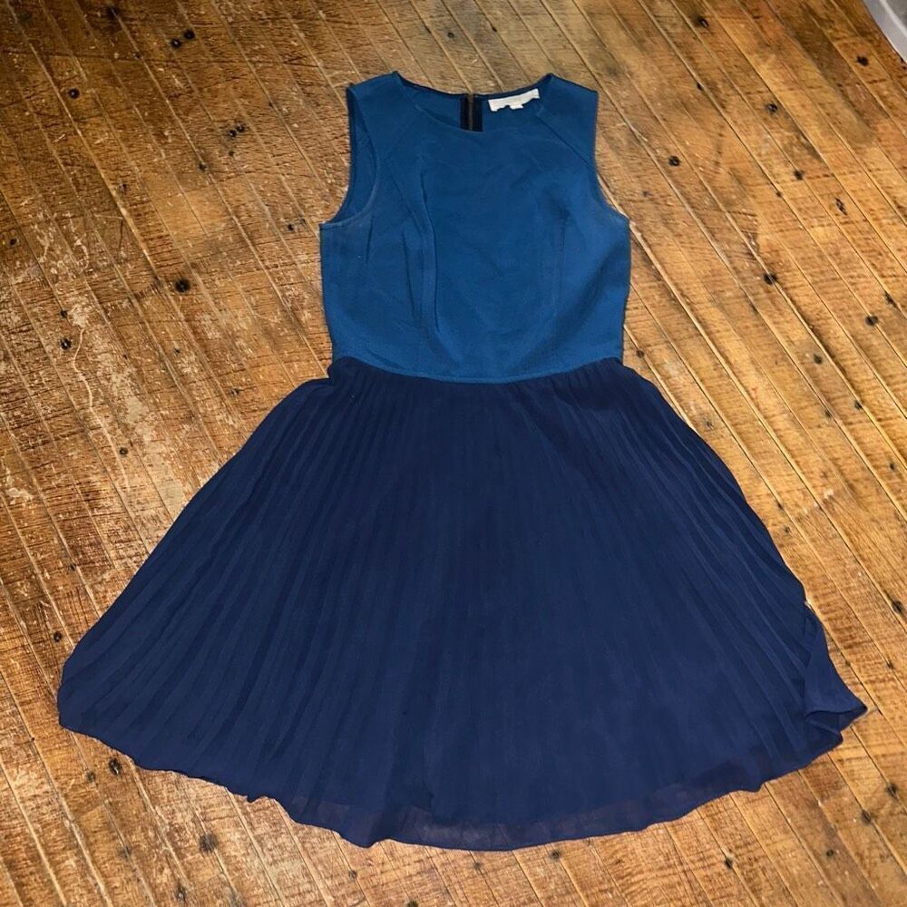 Loft blue fit & flare sleeveless accordion pleated dress